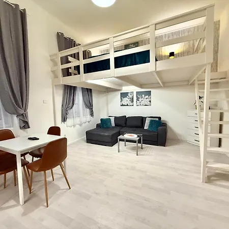 Detty Free Ac, Free Coffee, Next The Astoria, On The Famous Dohany Street Appartement Boedapest