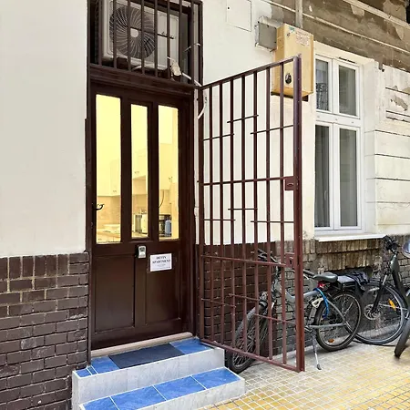 Detty Free Ac, Free Coffee, Next The Astoria, On The Famous Dohány Street Appartamento Budapest