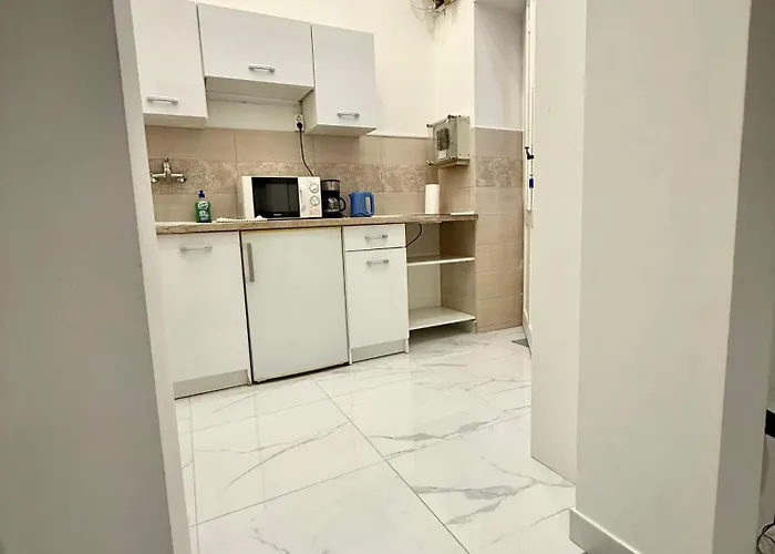 Appartement Detty Free Ac, Free Coffee, Next The Astoria, On The Famous Dohany Street *