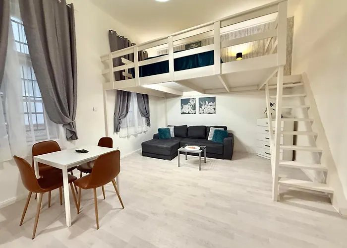 Detty Free Ac, Free Coffee, Next The Astoria, On The Famous Dohany Street Appartement Boedapest